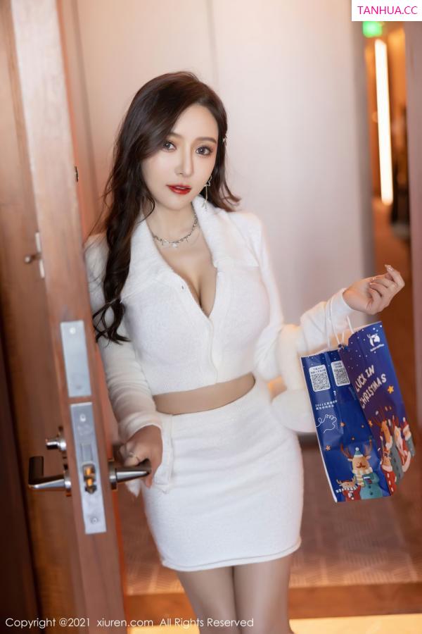 王馨瑶  [XiuRen]高清写真图 2021.12.20 No.4359 王馨瑶yanni第2张图片